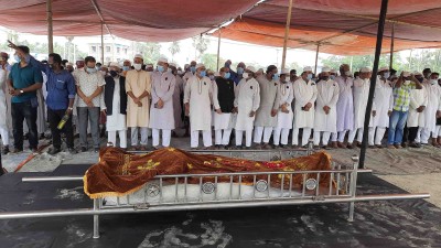 পারিবারিক কবর স্থানে চির নিদ্রায় শায়িত হলেন উপজেলা চেয়ারম্যান মাহফুজুর রহমান